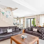 فيلة Vista Bella In Ruhiger Villengegend Mit Meerblick أذيخي