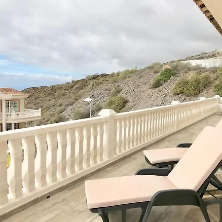 ヴィラ Vista Bella In Ruhiger Villengegend Mit Meerblick アデヘ