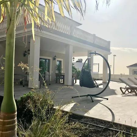 Vista Bella In Ruhiger Villengegend Mit Meerblick ヴィラ