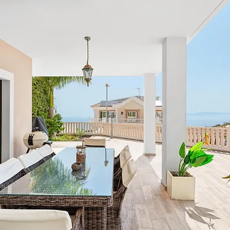 Vista Bella In Ruhiger Villengegend Mit Meerblick アデヘ